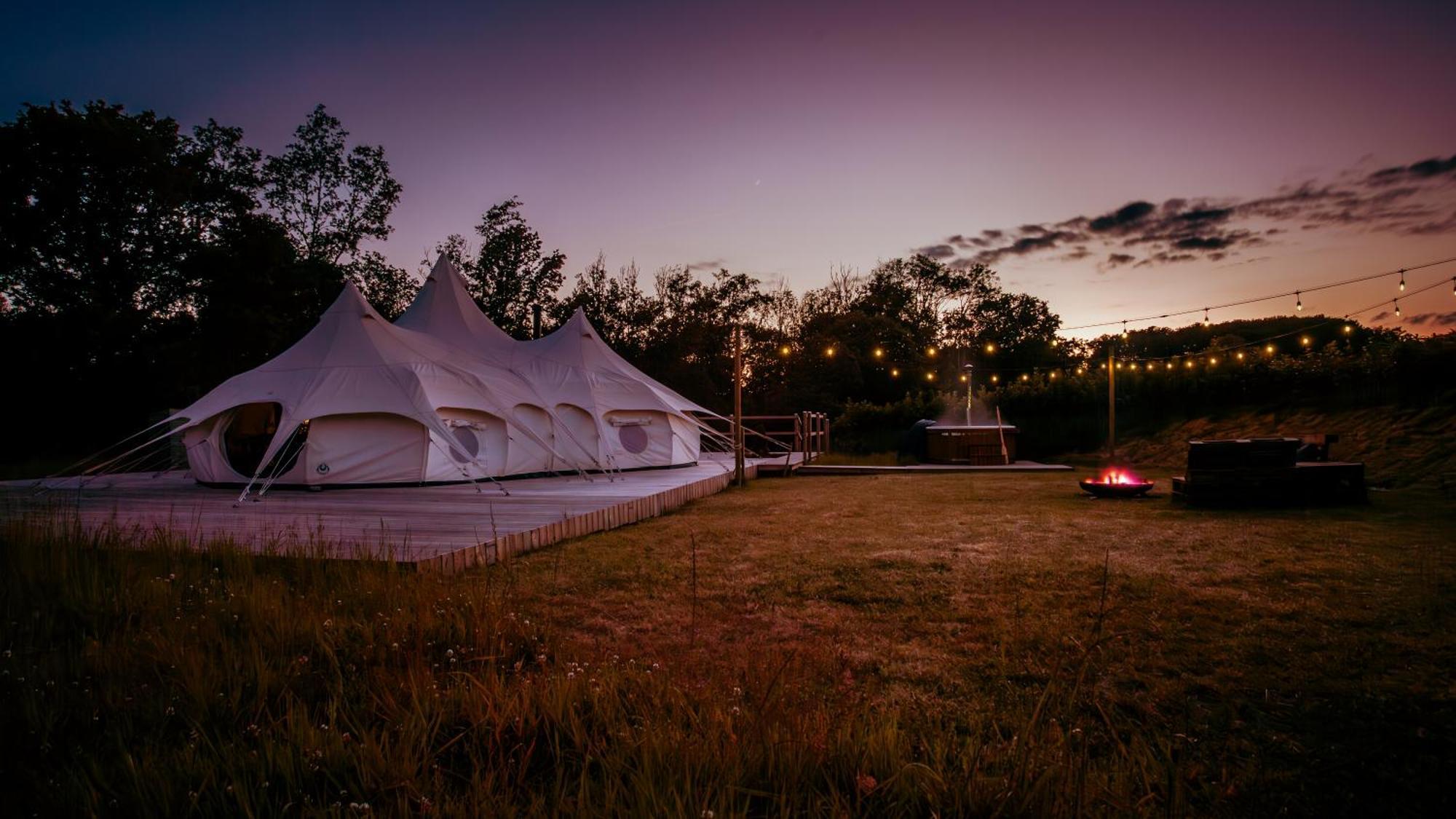 Luxury Glamping Retreat In Battle Villa Exterior photo