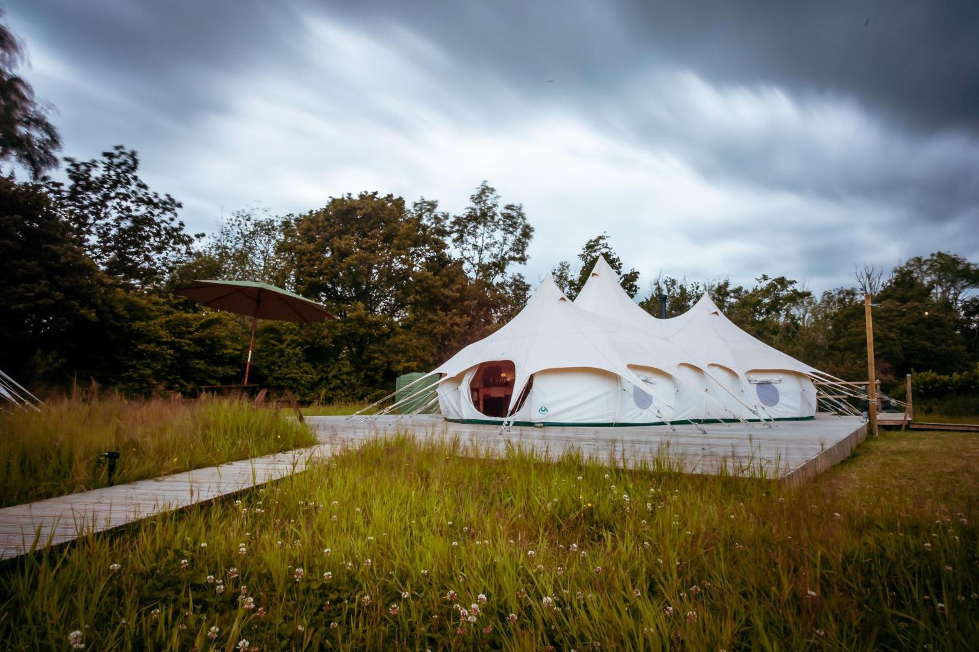 Luxury Glamping Retreat In Battle Villa Exterior photo