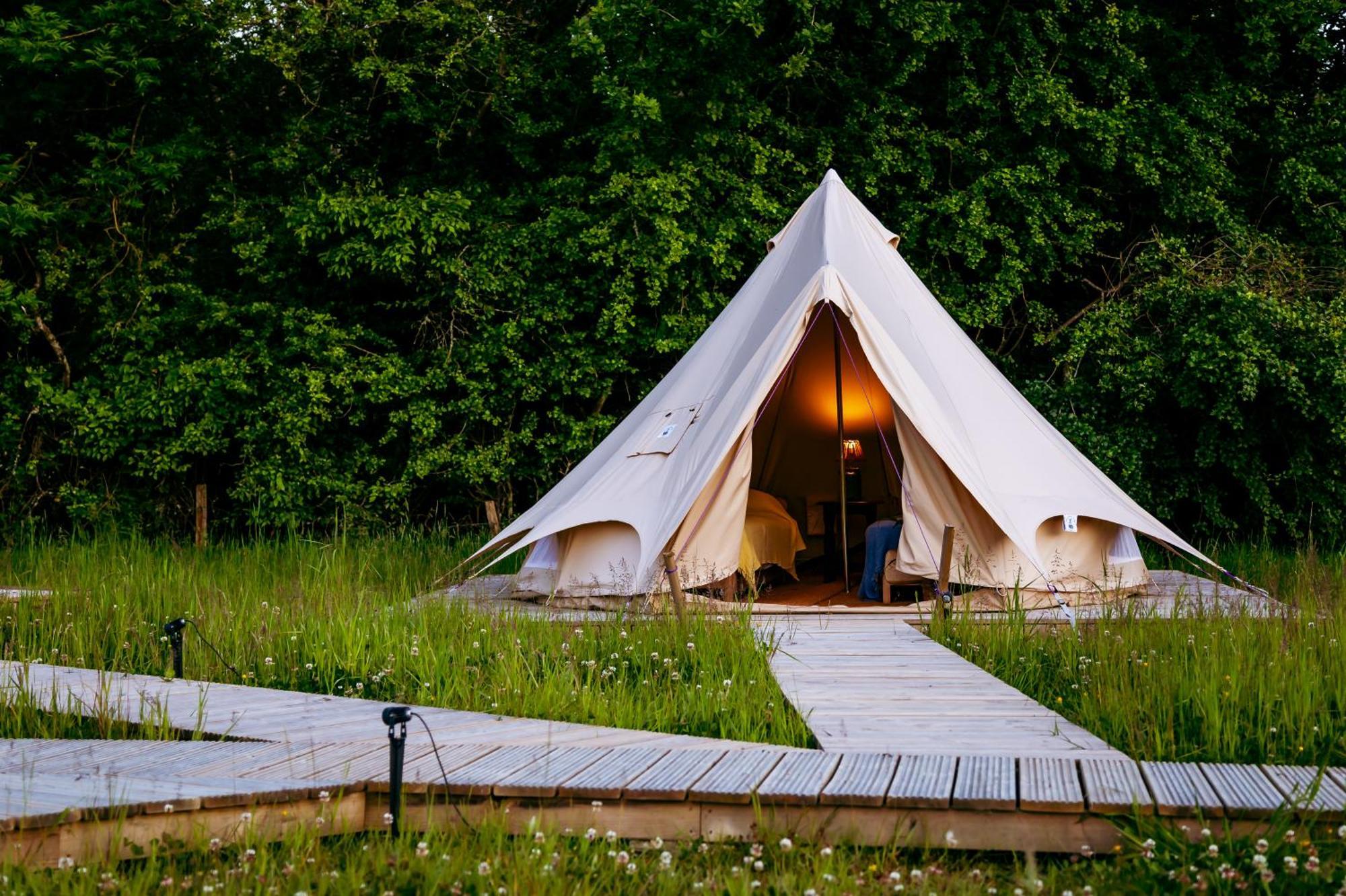 Luxury Glamping Retreat In Battle Villa Exterior photo